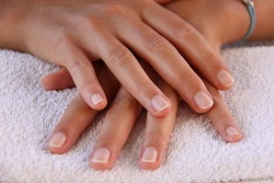 Entretenez vos ongles naturellement !